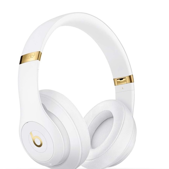 Beats Studio 3 White and Gold Wireless Headphones *New* Open-boxed with Premium - Picture 1 of 8
